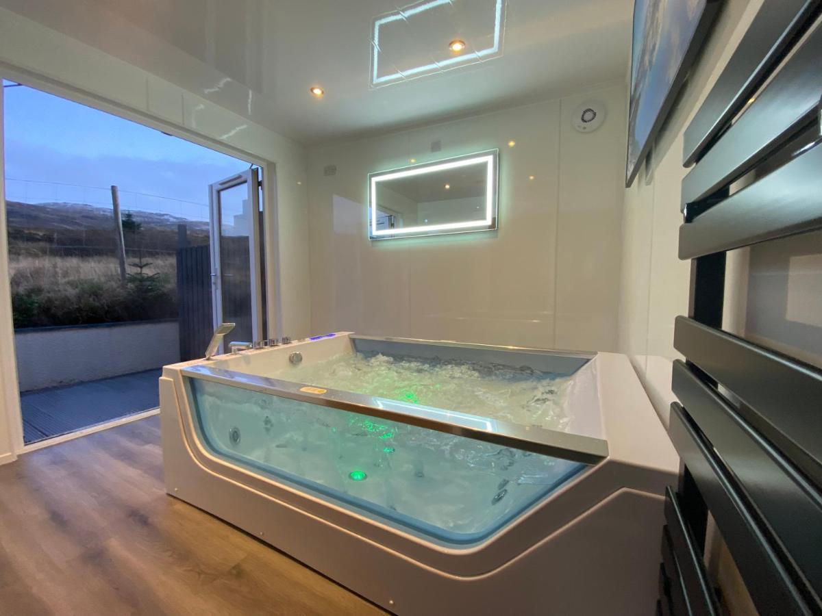 Highland Stays - Ben View Room & Jacuzzi Bath ฟอร์ตวิลเลียม ภายนอก รูปภาพ