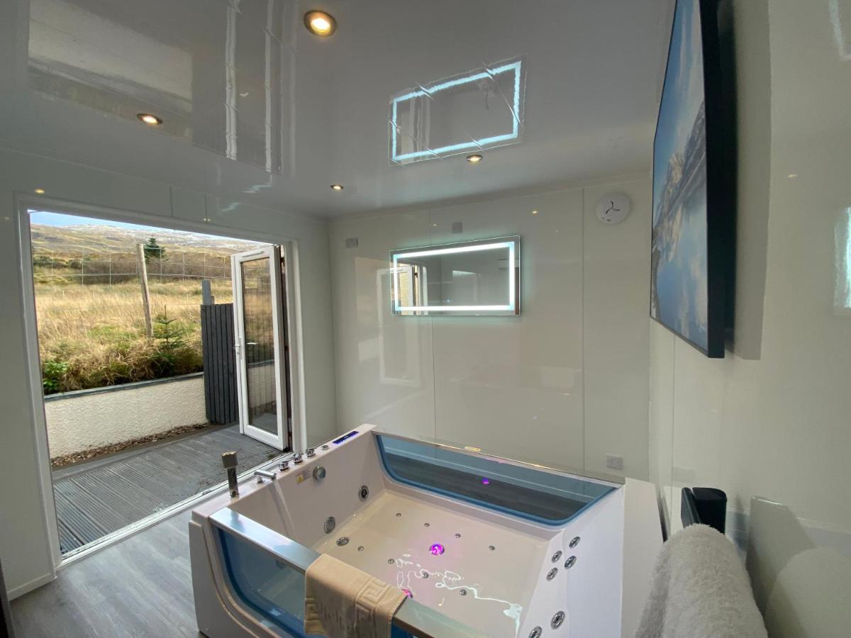 Highland Stays - Ben View Room & Jacuzzi Bath ฟอร์ตวิลเลียม ภายนอก รูปภาพ