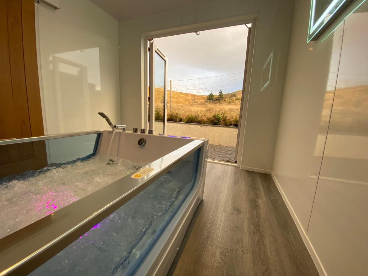 Highland Stays - Ben View Room & Jacuzzi Bath ฟอร์ตวิลเลียม ภายนอก รูปภาพ