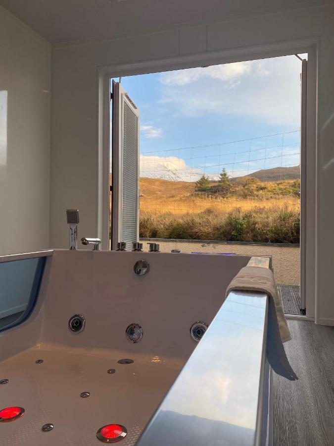 Highland Stays - Ben View Room & Jacuzzi Bath ฟอร์ตวิลเลียม ภายนอก รูปภาพ