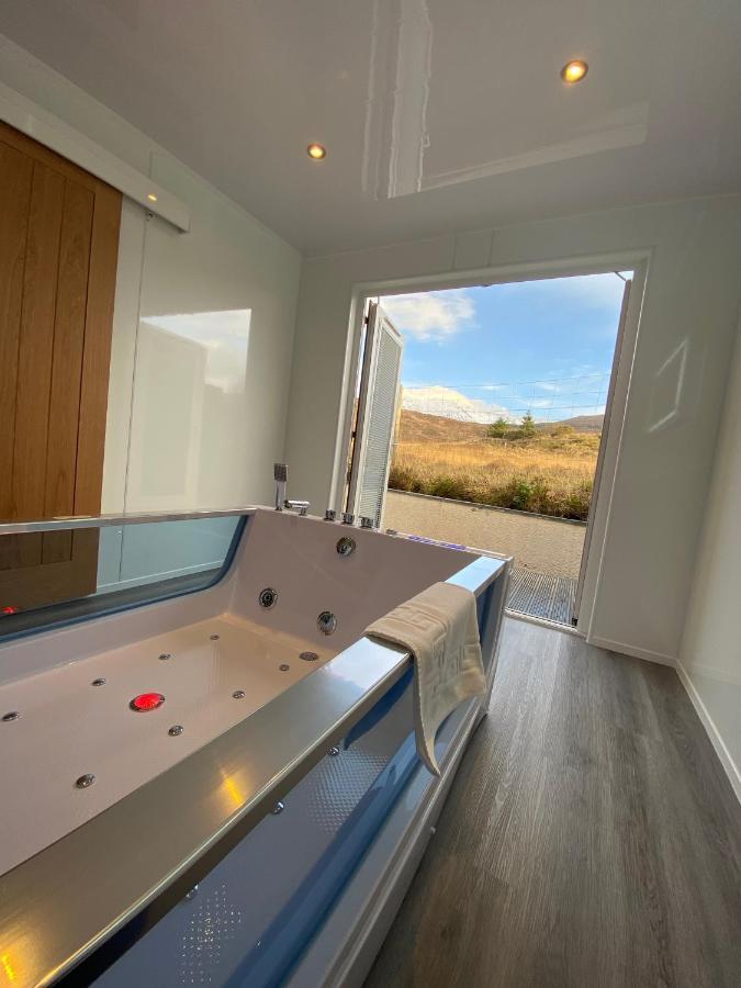 Highland Stays - Ben View Room & Jacuzzi Bath ฟอร์ตวิลเลียม ภายนอก รูปภาพ