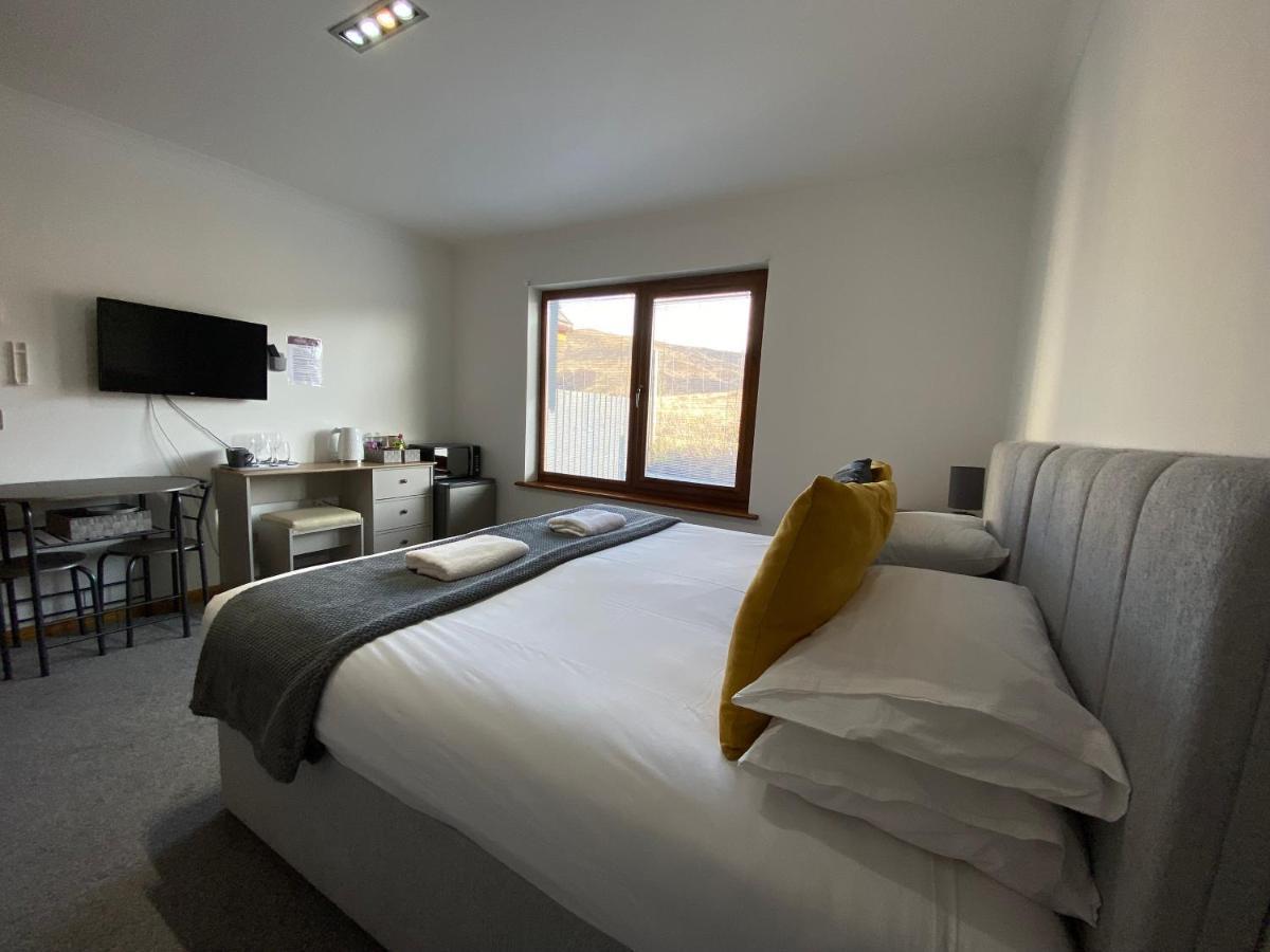 Highland Stays - Ben View Room & Jacuzzi Bath ฟอร์ตวิลเลียม ภายนอก รูปภาพ